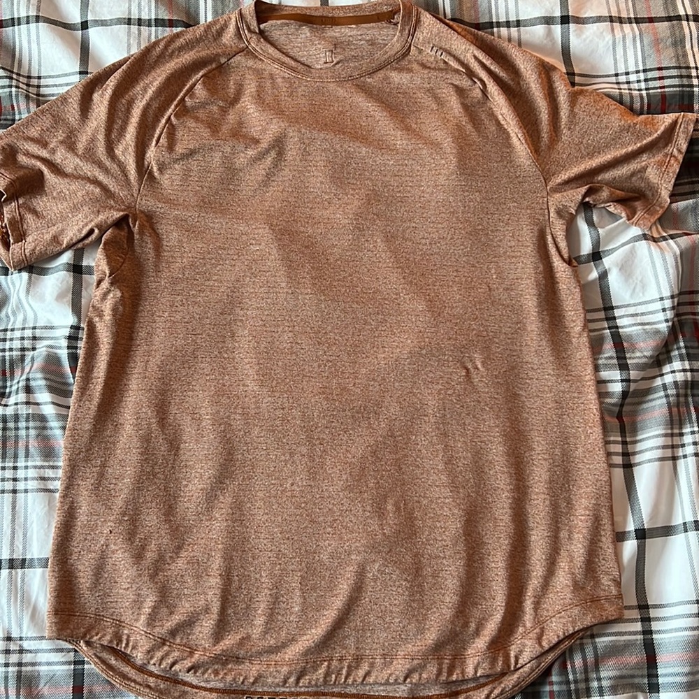 Men's XL t-shirt by Lululemon.